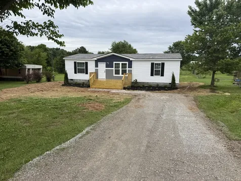 186 N G Street Hillsboro TN 37342