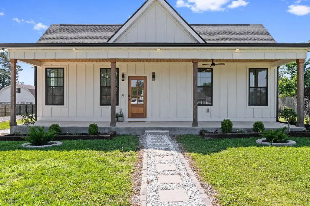 107 Shady Street Summertown TN 38483
