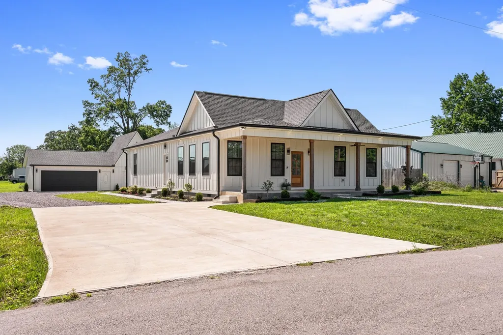 107 Shady Street Summertown TN 38483