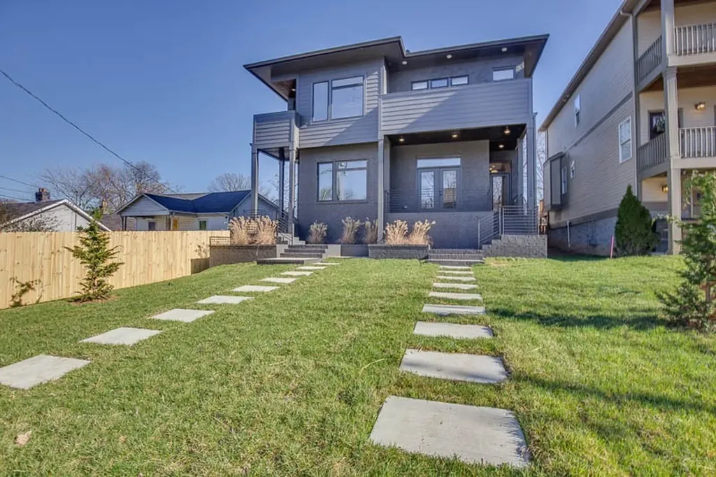 1304 Pillow Street Nashville TN 37203