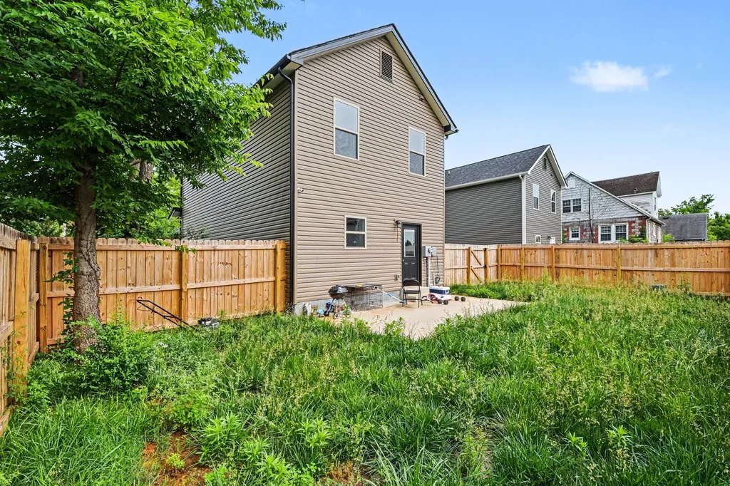 109 B Adkins Street Clarksville TN 37042