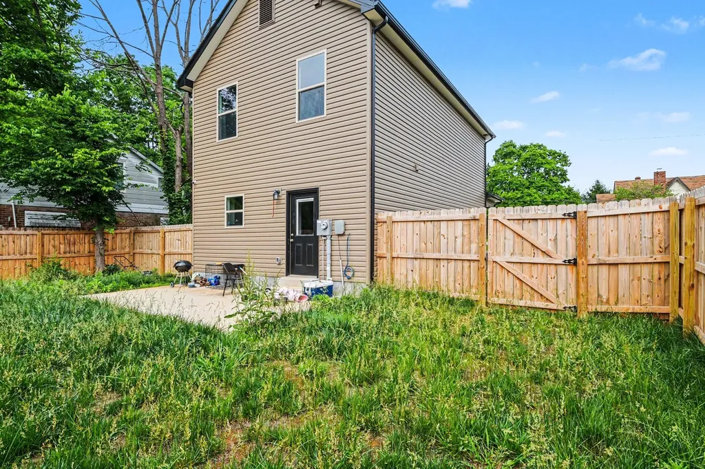 109 B Adkins Street Clarksville TN 37042