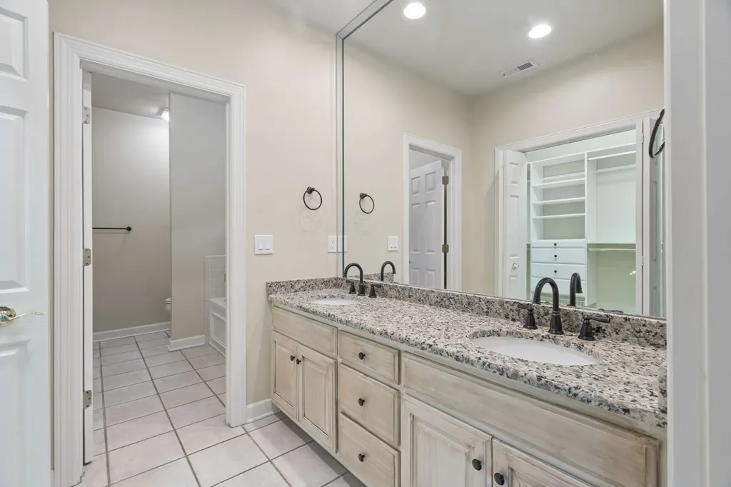 57 Wyn Oak Nashville TN 37205