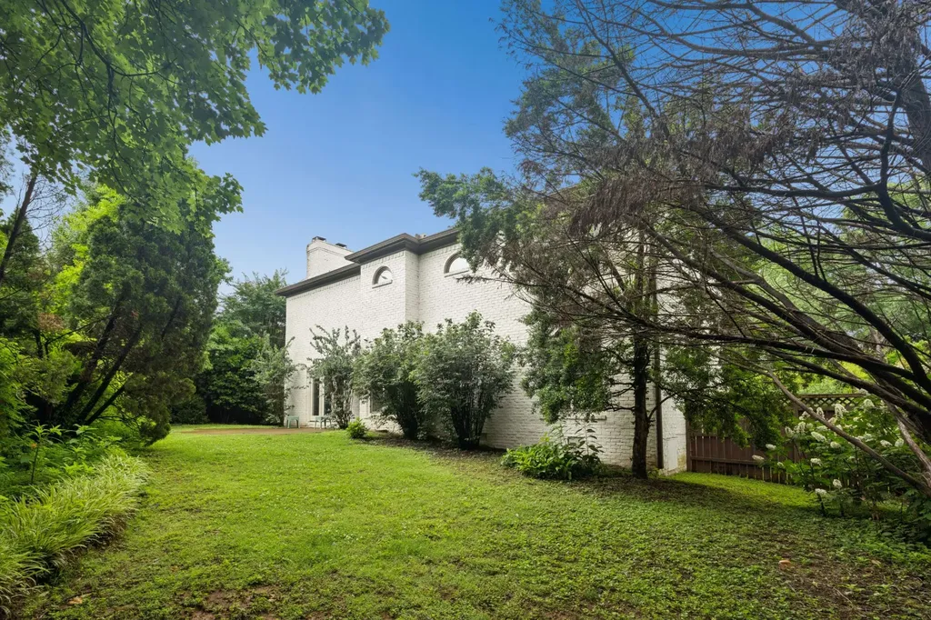 57 Wyn Oak Nashville TN 37205