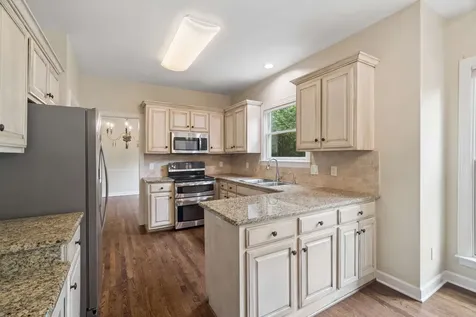57 Wyn Oak Nashville TN 37205
