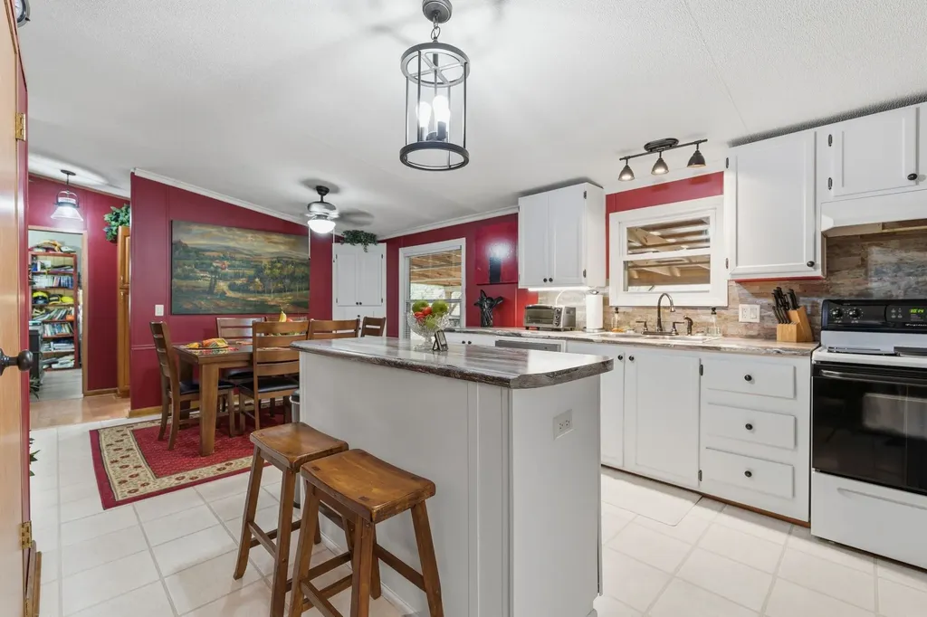 14656 Highway 438, W Linden TN 37096