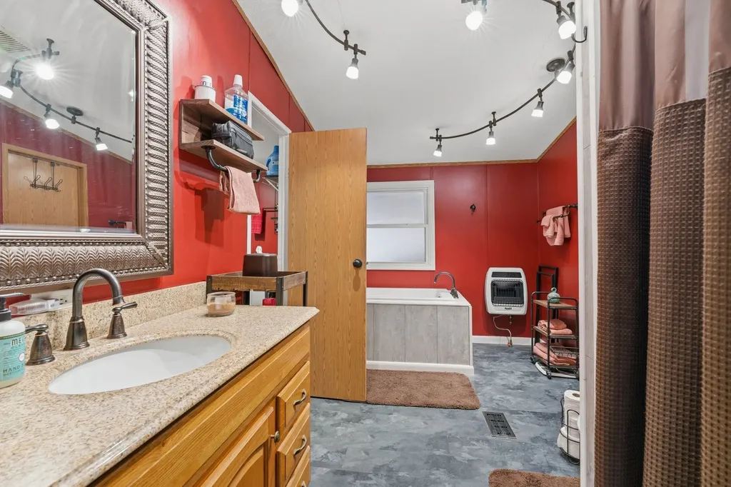 14656 Highway 438, W Linden TN 37096
