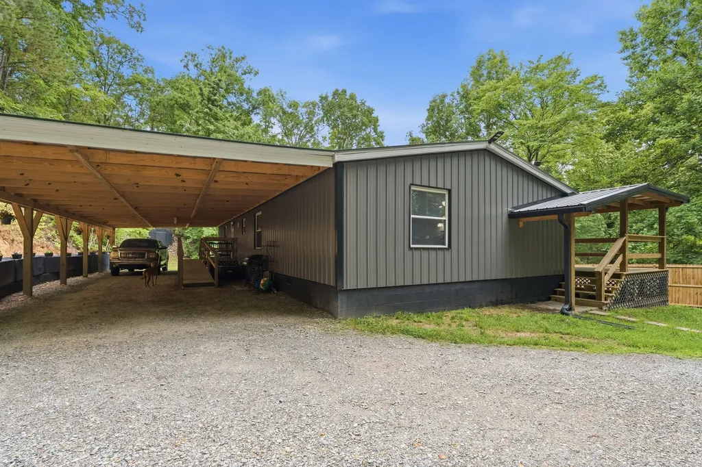 14656 Highway 438, W Linden TN 37096