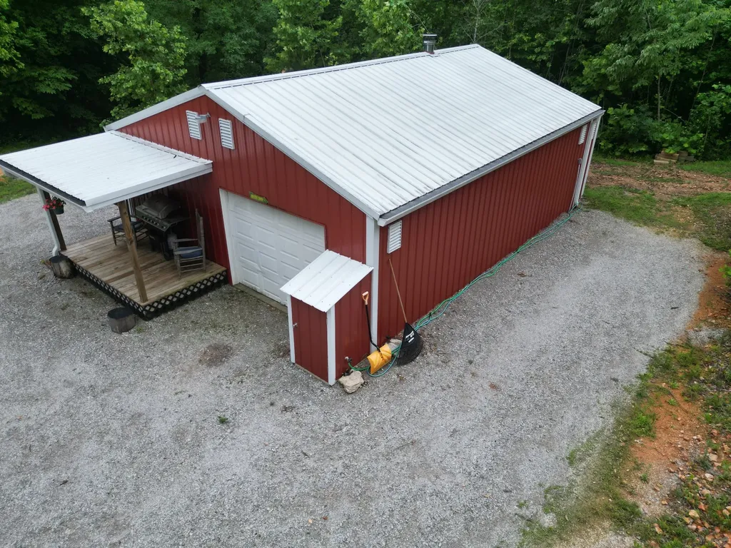 14656 Highway 438, W Linden TN 37096