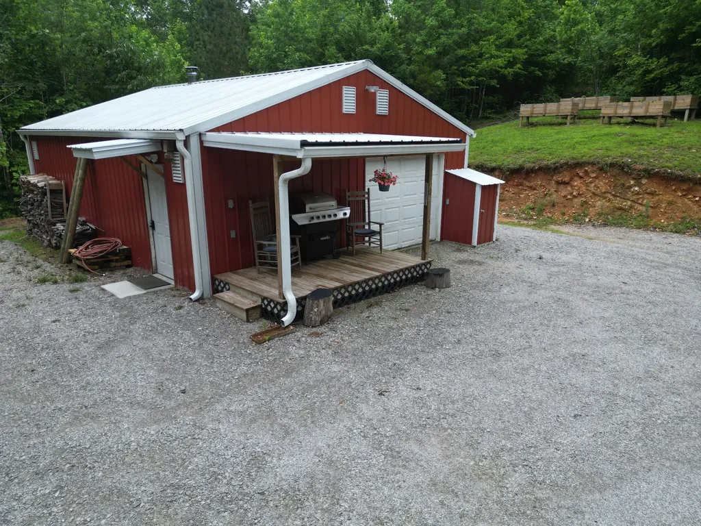 14656 Highway 438, W Linden TN 37096