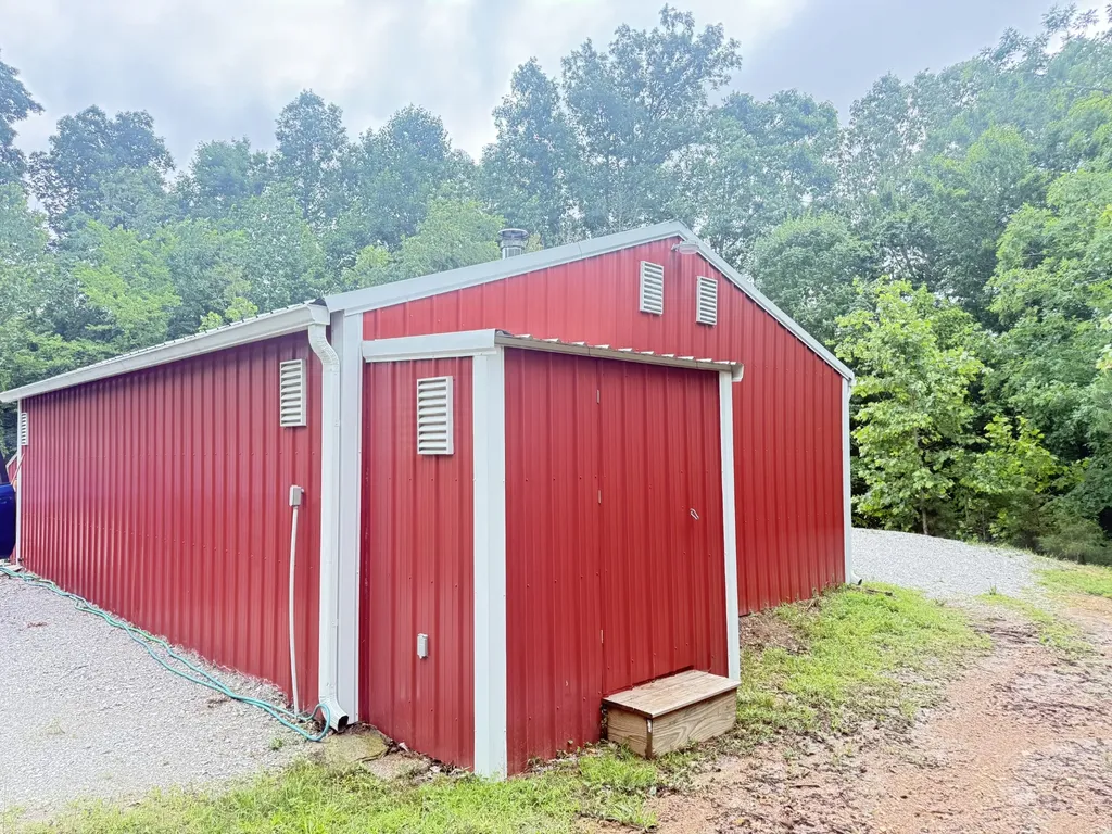 14656 Highway 438, W Linden TN 37096