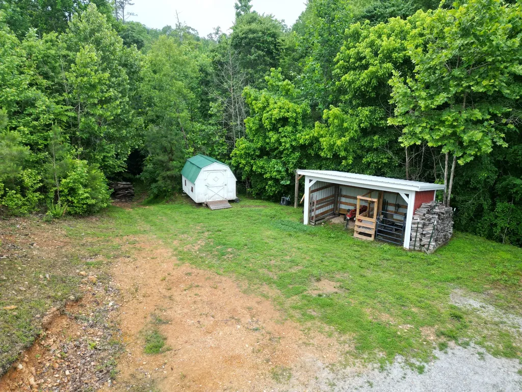 14656 Highway 438, W Linden TN 37096