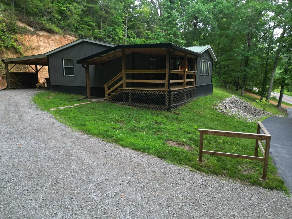 14656 Highway 438, W Linden TN 37096