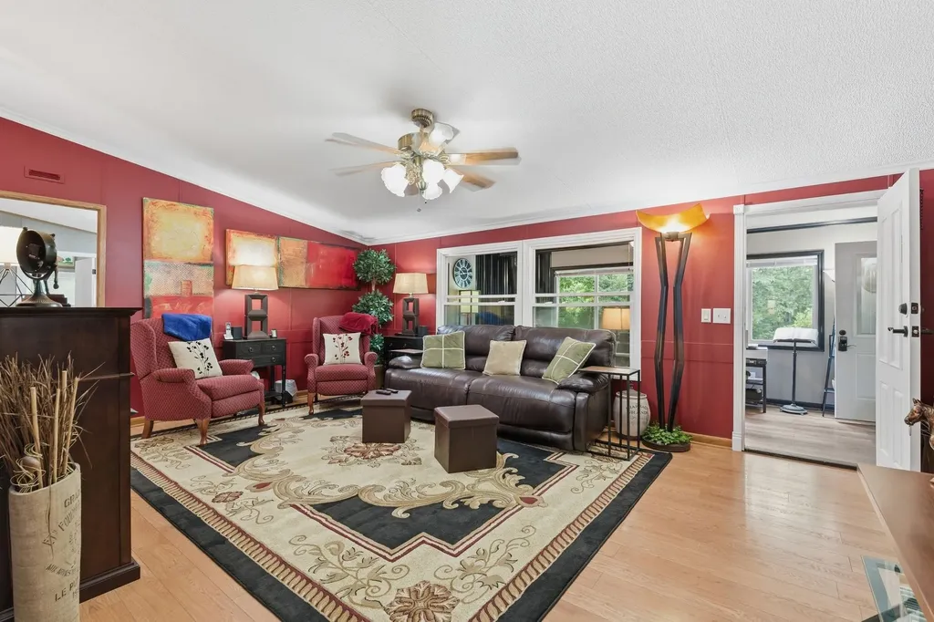 14656 Highway 438, W Linden TN 37096