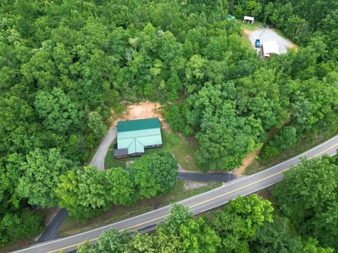 14656 Highway 438, W Linden TN 37096