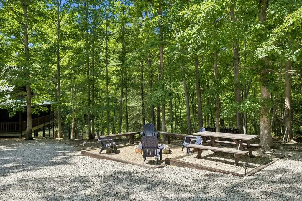 340 Doe Ridge Road Oneida TN 37841
