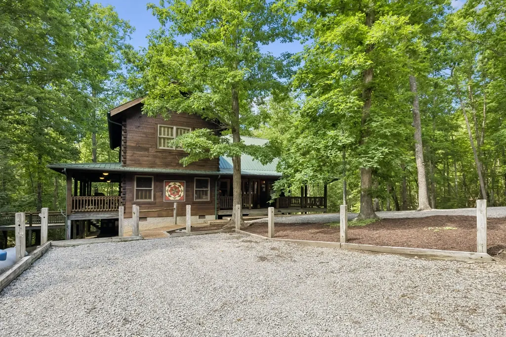 340 Doe Ridge Road Oneida TN 37841