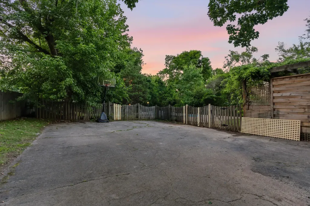 312 Randall Drive Nashville TN 37211