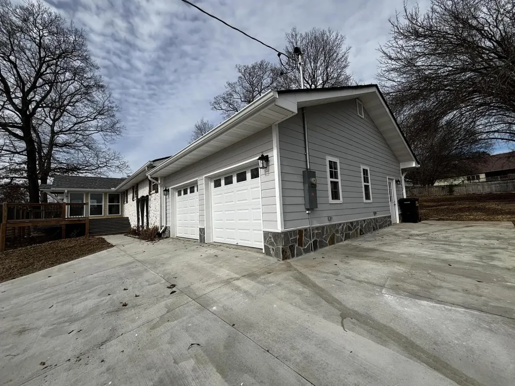 2139 S Shore Acres Road Soddy Daisy TN 37379