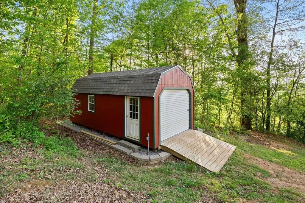 114 Hidden Brook Drive Sweetwater TN 37874