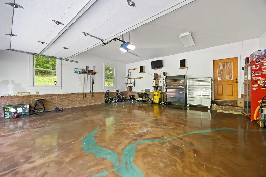 114 Hidden Brook Drive Sweetwater TN 37874