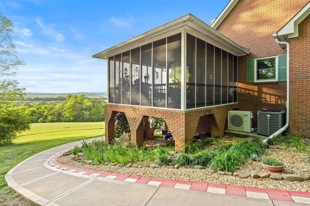 114 Hidden Brook Drive Sweetwater TN 37874