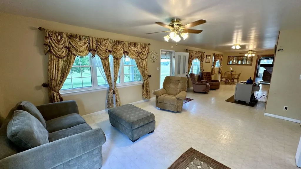 4431 Riggs Road Pikeville TN 37367