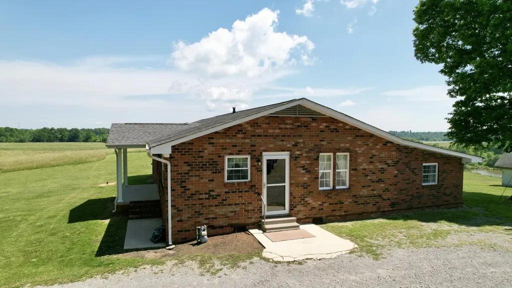 4431 Riggs Road Pikeville TN 37367