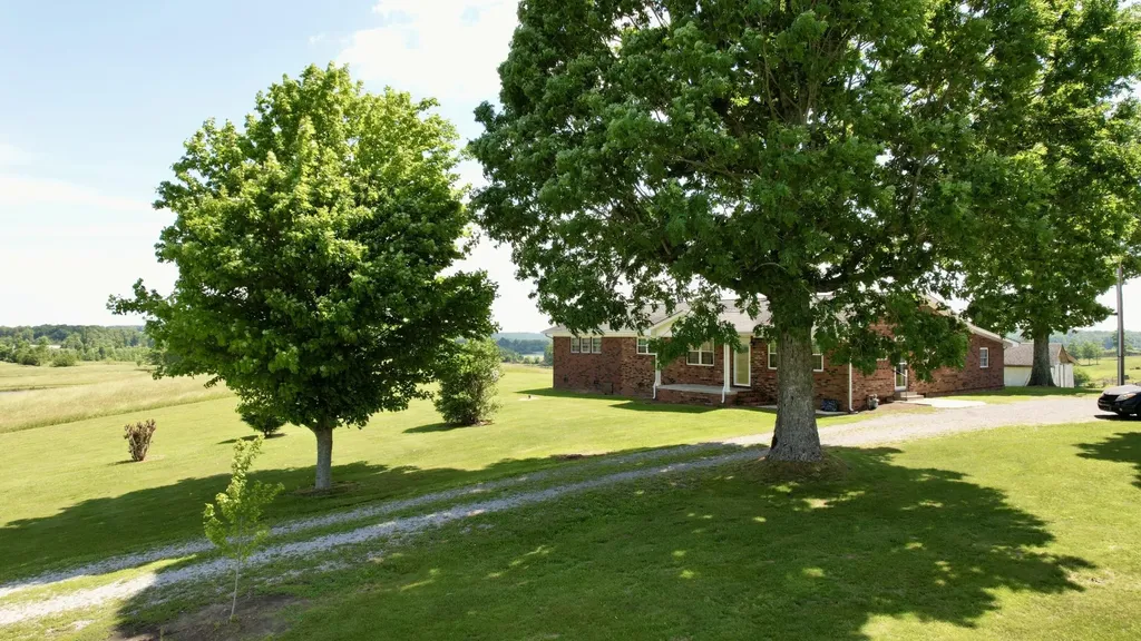 4431 Riggs Road Pikeville TN 37367