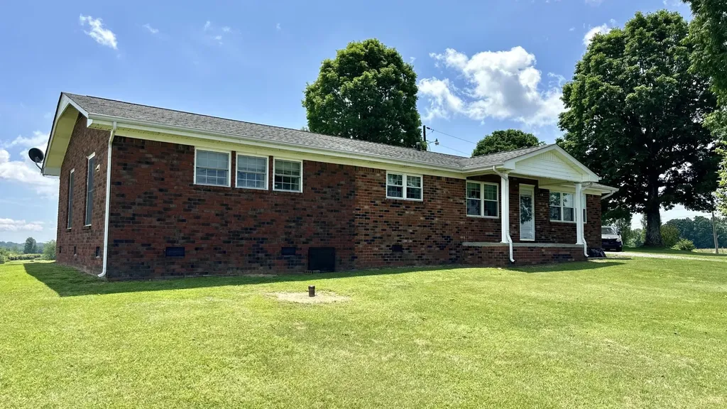 4431 Riggs Road Pikeville TN 37367