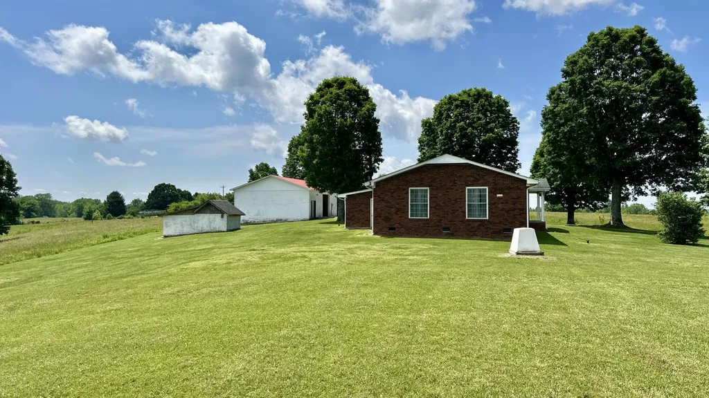4431 Riggs Road Pikeville TN 37367