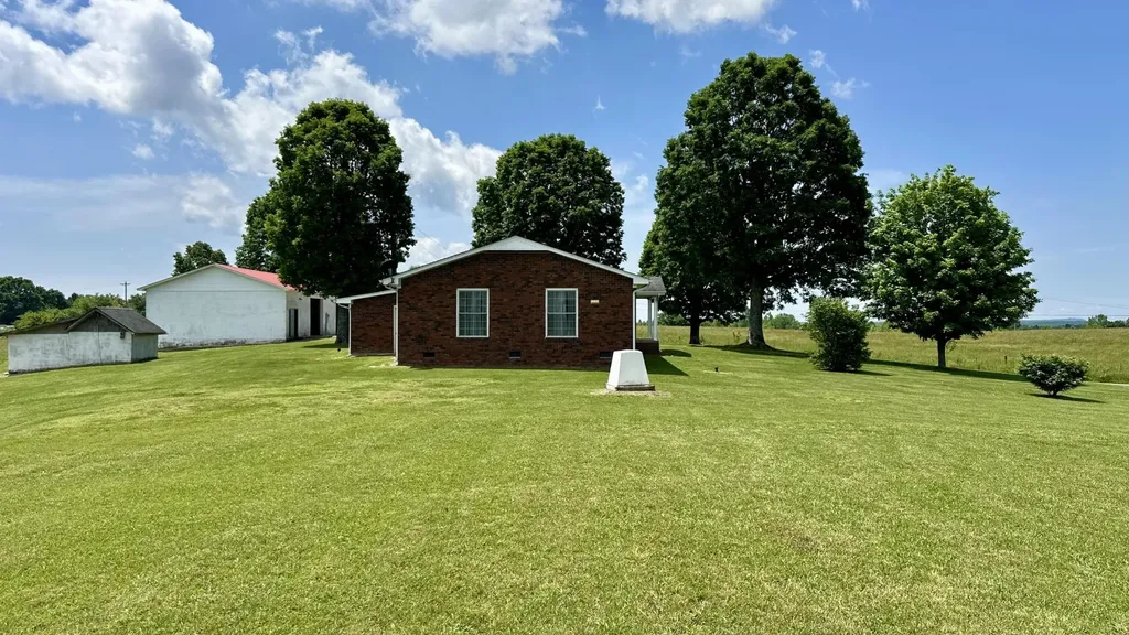 4431 Riggs Road Pikeville TN 37367
