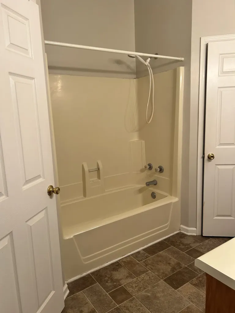 2438 Canterbury Chase Murfreesboro TN 37128