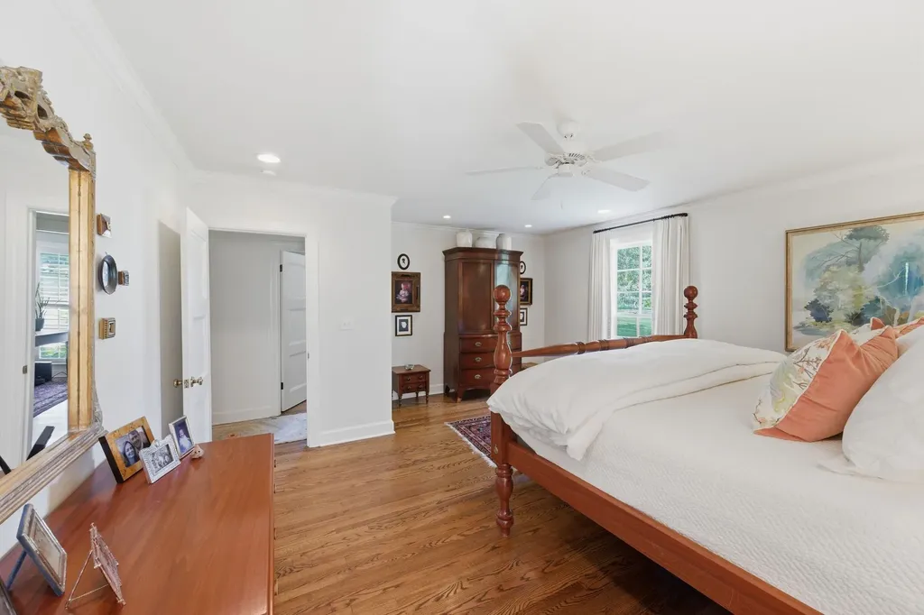 6228 Hillsboro Pike Nashville TN 37215