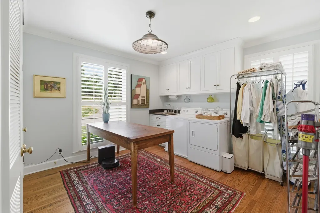 6228 Hillsboro Pike Nashville TN 37215