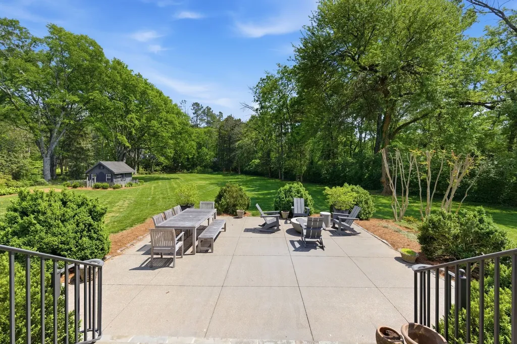 6228 Hillsboro Pike Nashville TN 37215