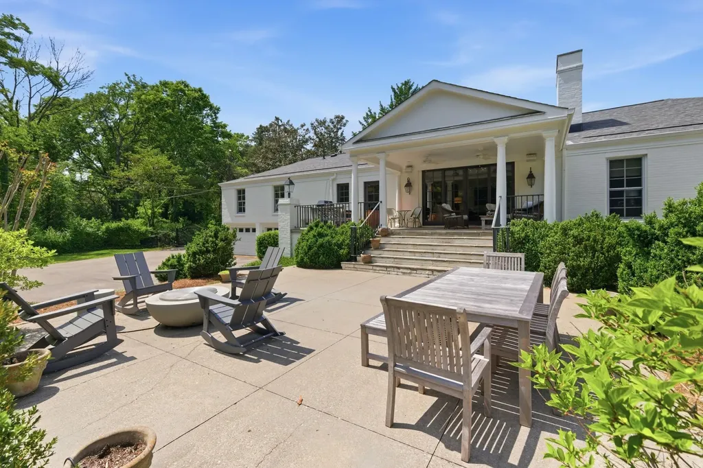 6228 Hillsboro Pike Nashville TN 37215