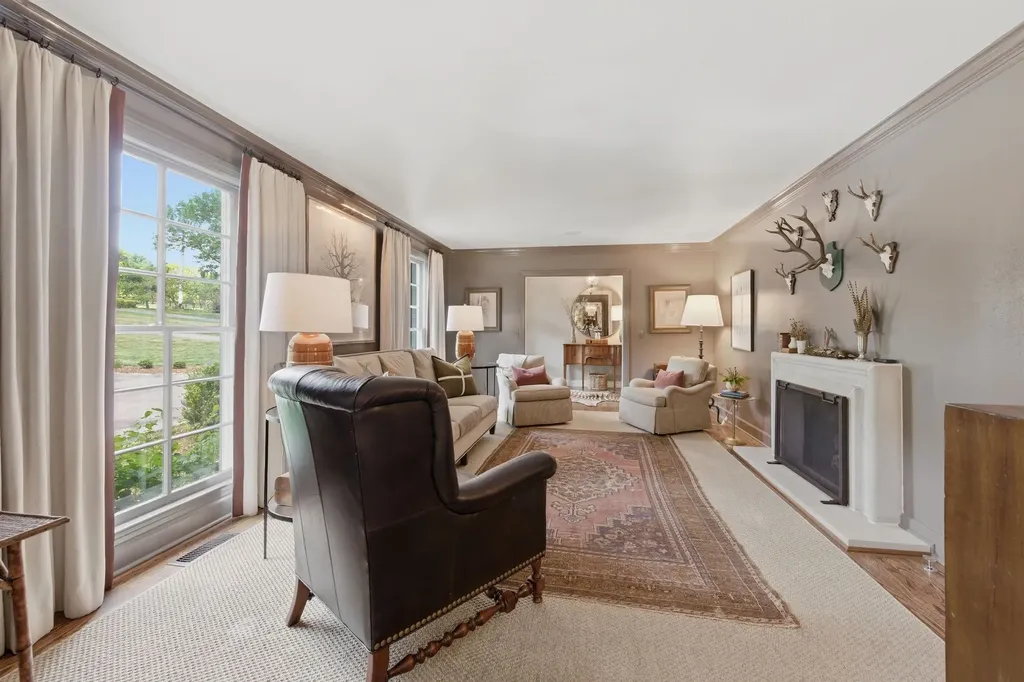 6228 Hillsboro Pike Nashville TN 37215