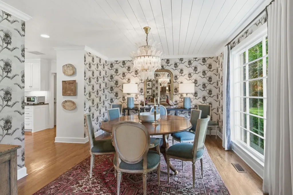 6228 Hillsboro Pike Nashville TN 37215