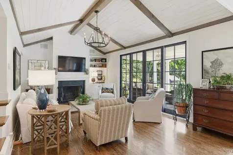 6228 Hillsboro Pike Nashville TN 37215