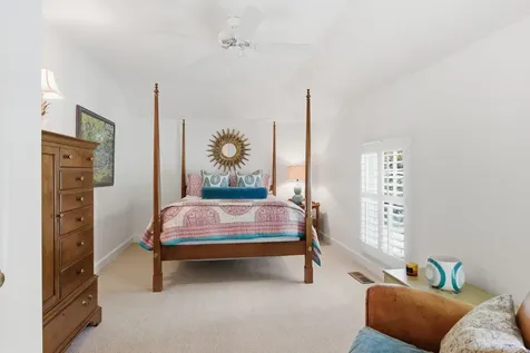 6228 Hillsboro Pike Nashville TN 37215
