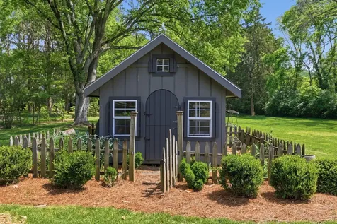 6228 Hillsboro Pike Nashville TN 37215