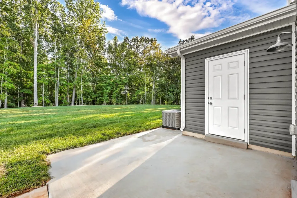 141 Quarry Point Drive Clarksville TN 37043