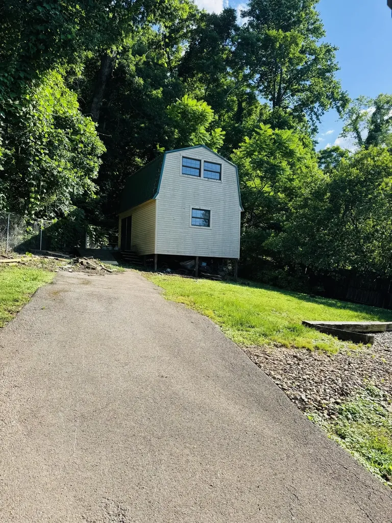 2250 Sylvania Avenue, SE Knoxville TN 37920