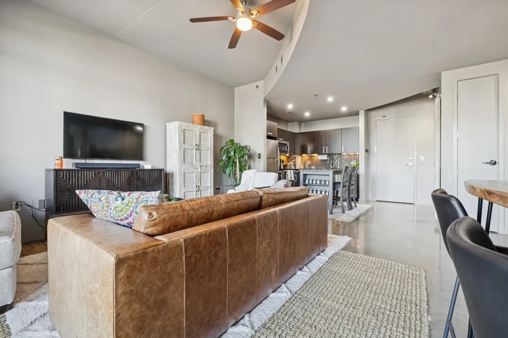 600 12th Ave, S Nashville TN 37203