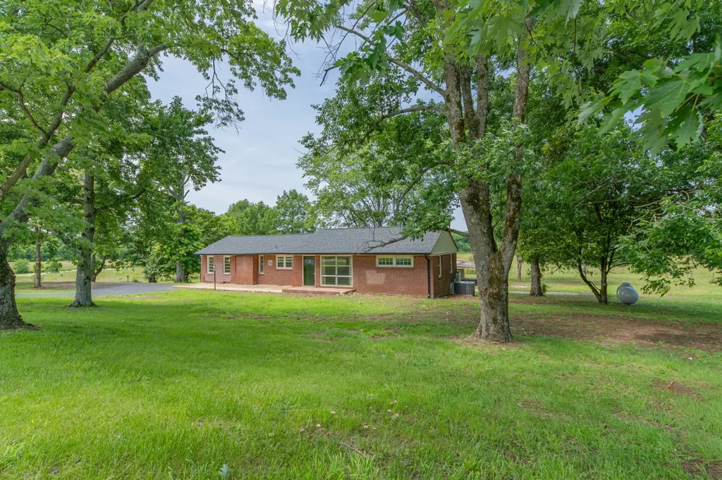 7220 Polk Lane Columbia TN 38401
