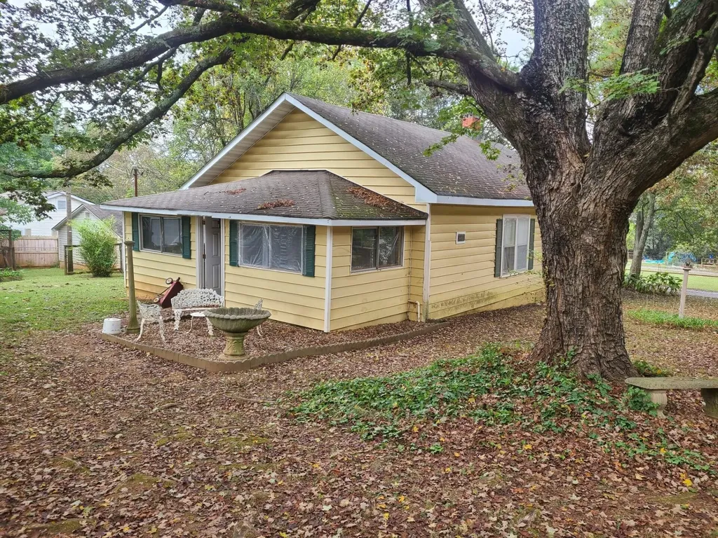 118 High Street Calhoun TN 37309