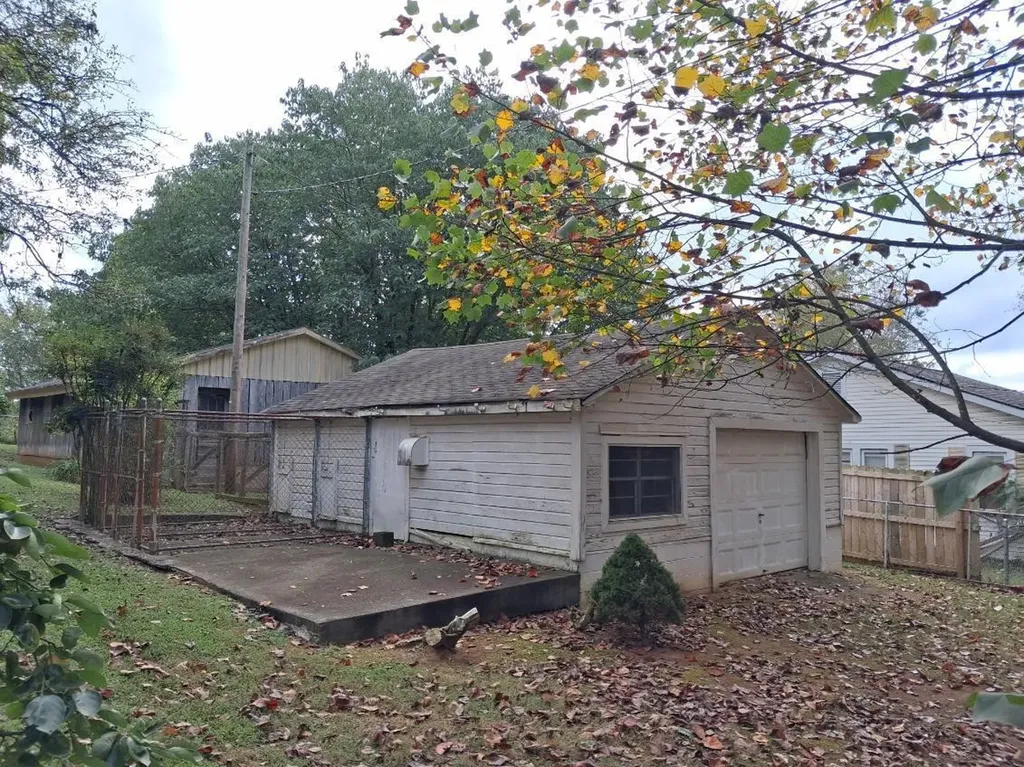 118 High Street Calhoun TN 37309