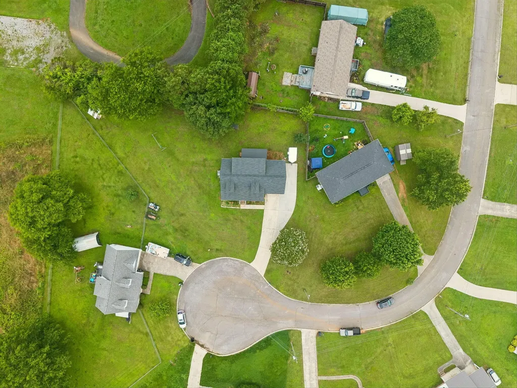 140 Apple Valley Court, NE Charleston TN 37310
