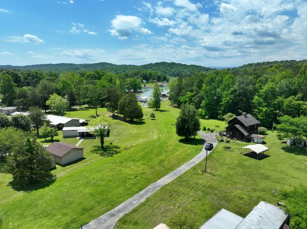 3442 River Road Ten Mile TN 37880